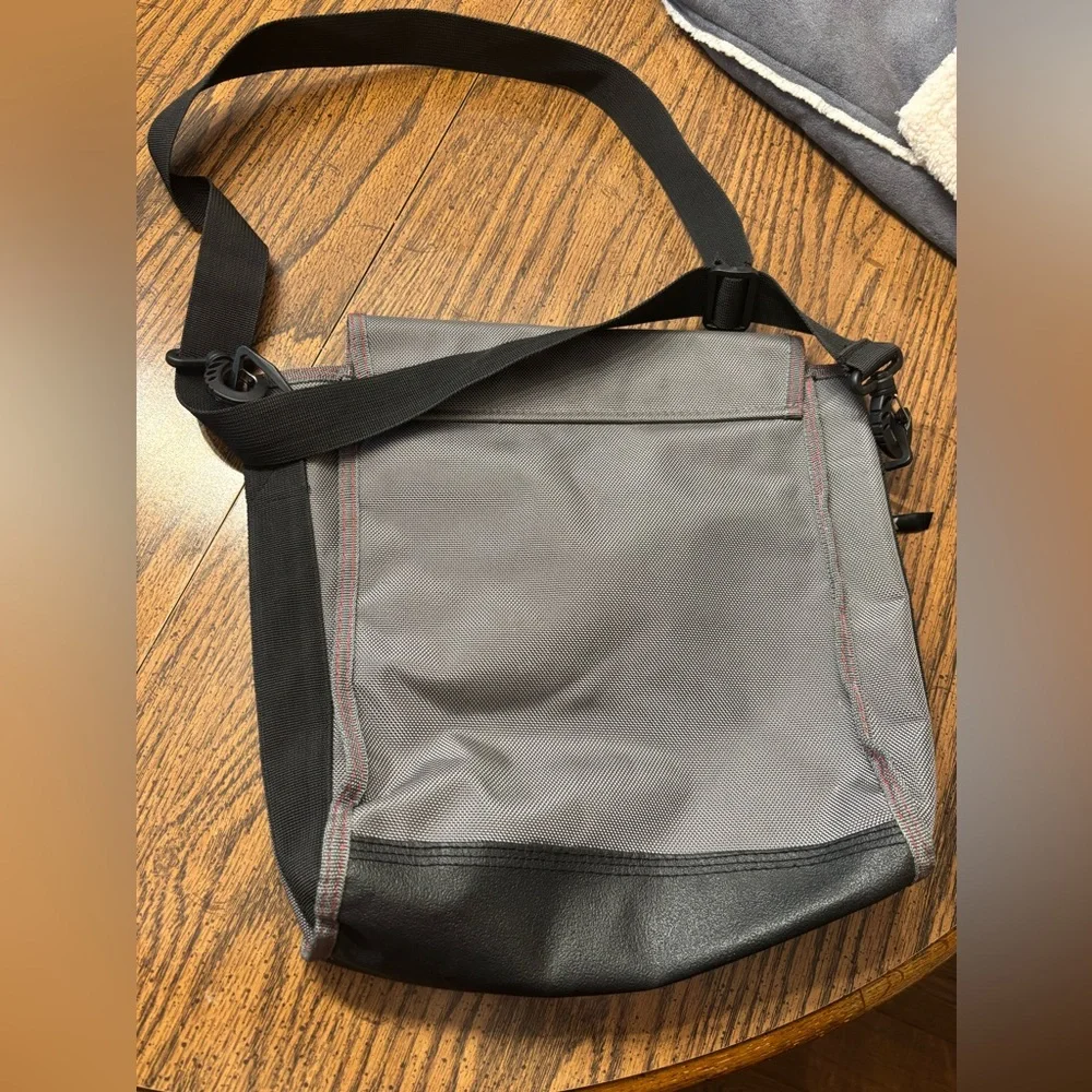 Rusk Shoulder Bag, Black & Gray - Picture 5 of 6
